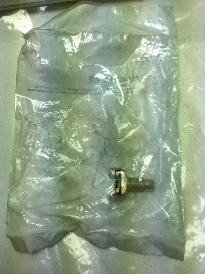 Honeywell 316059A YOKE ASSEMBLY