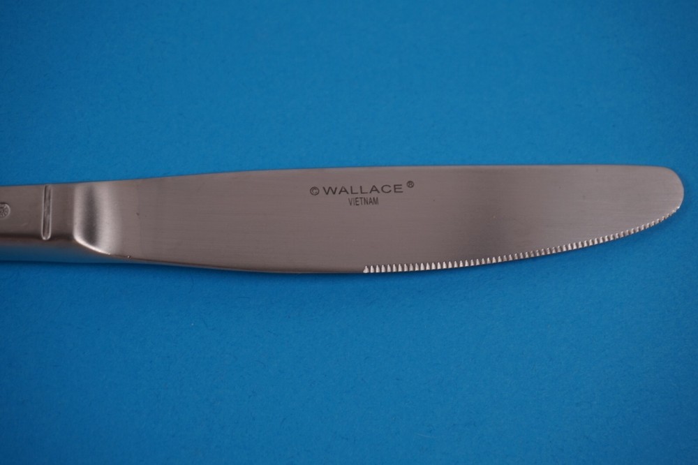 Wallace Stainless Taos Pattern Modern Dinner Knife 8 7/8"