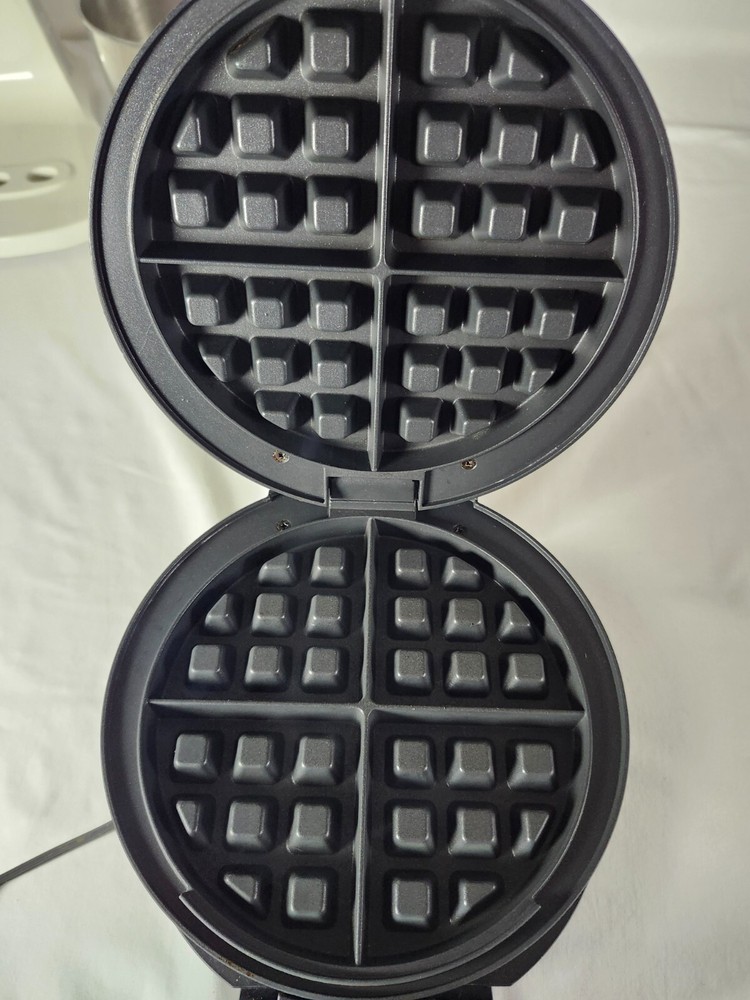 Farberware Single Flip Waffle Maker Nonstick Rotating Iron Fast Breakfast Easy