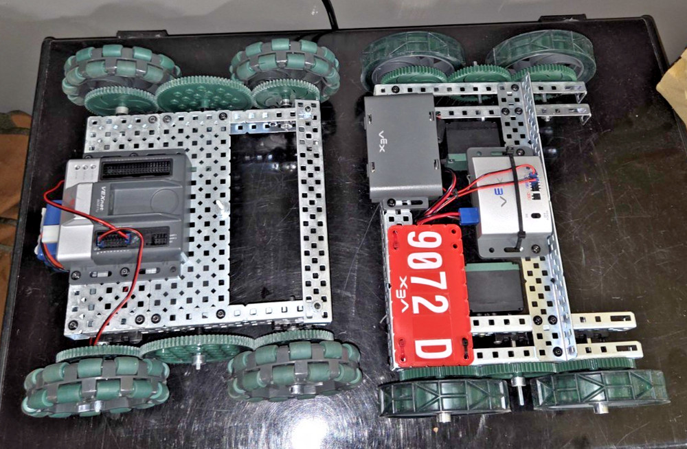 *VEX Clawbot Robots Chasis (x5)* Project Demonstration Bots Motor Controllers