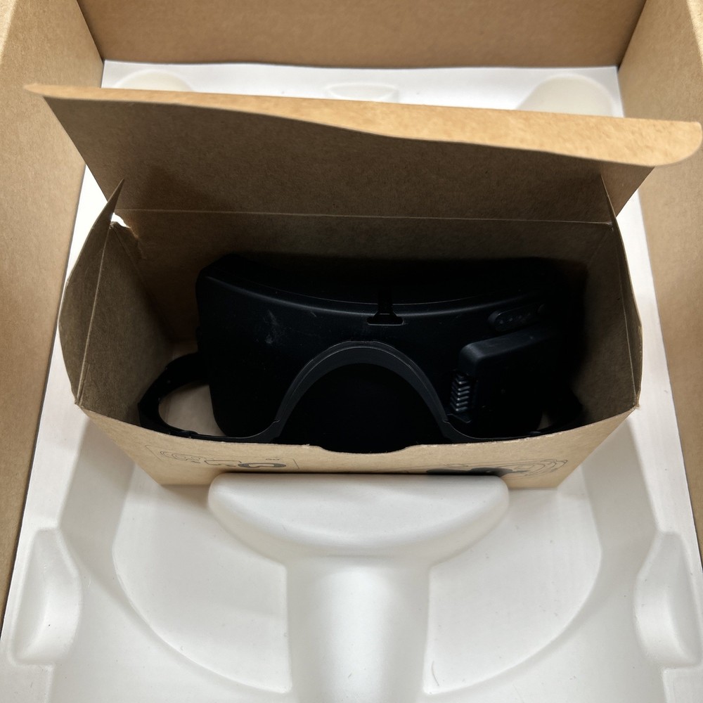 HTC Vive Focus Vision Mixed Reality and PC VR Headset + Controllers