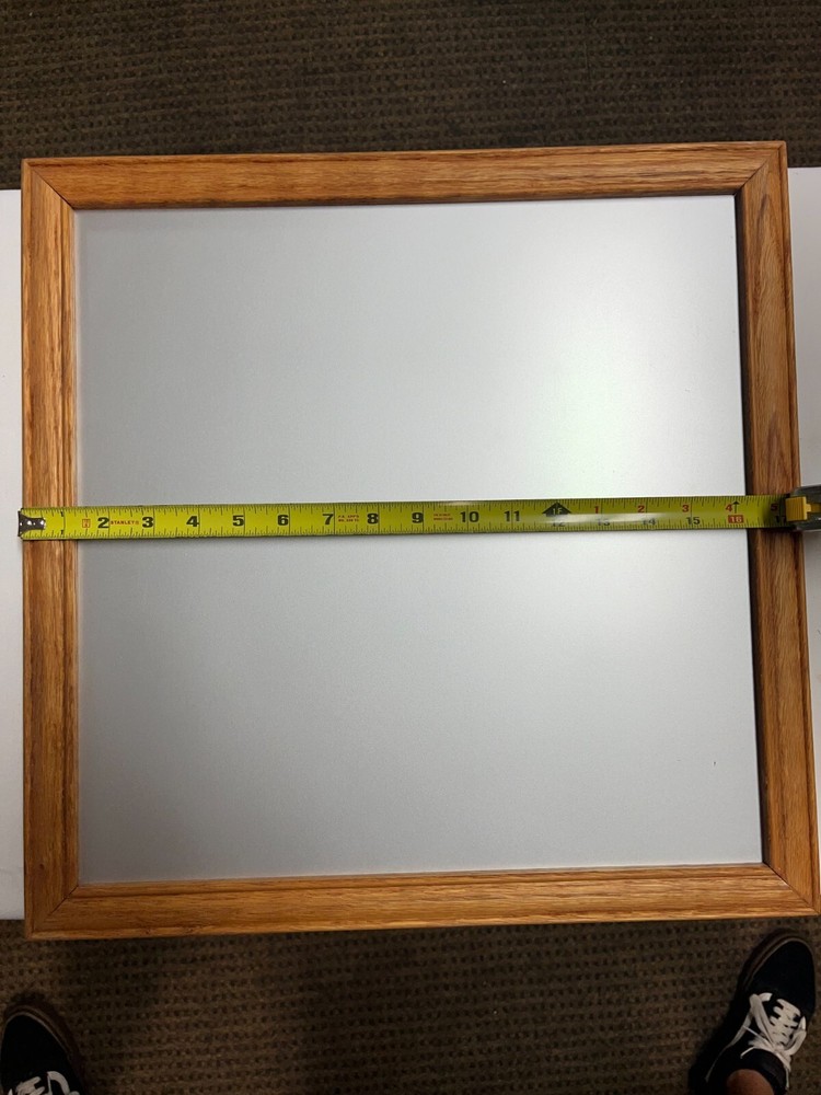 Ophthalmic acuity projector screen