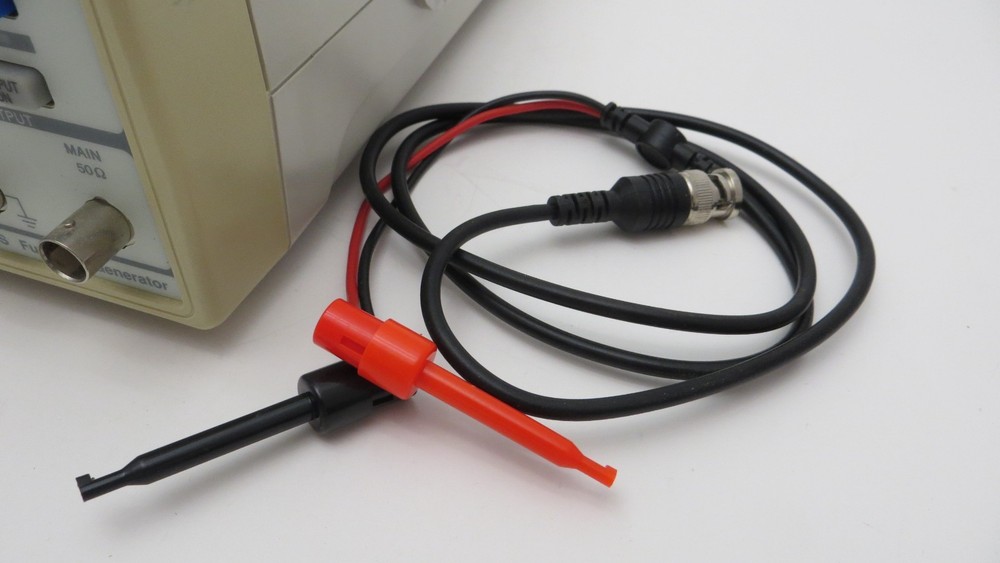 Instek SFG-1013 DDS Function Generator with Voltage Display, 3 MHz