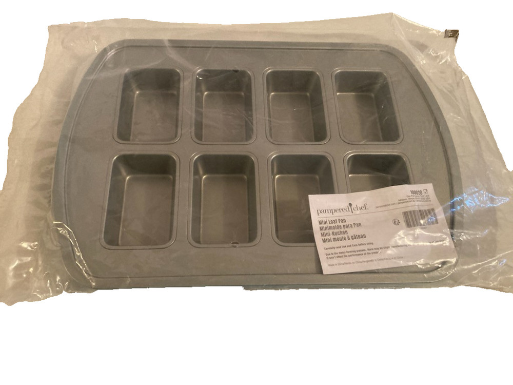 NEW PAMPERED CHEF MINI LOAF PAN