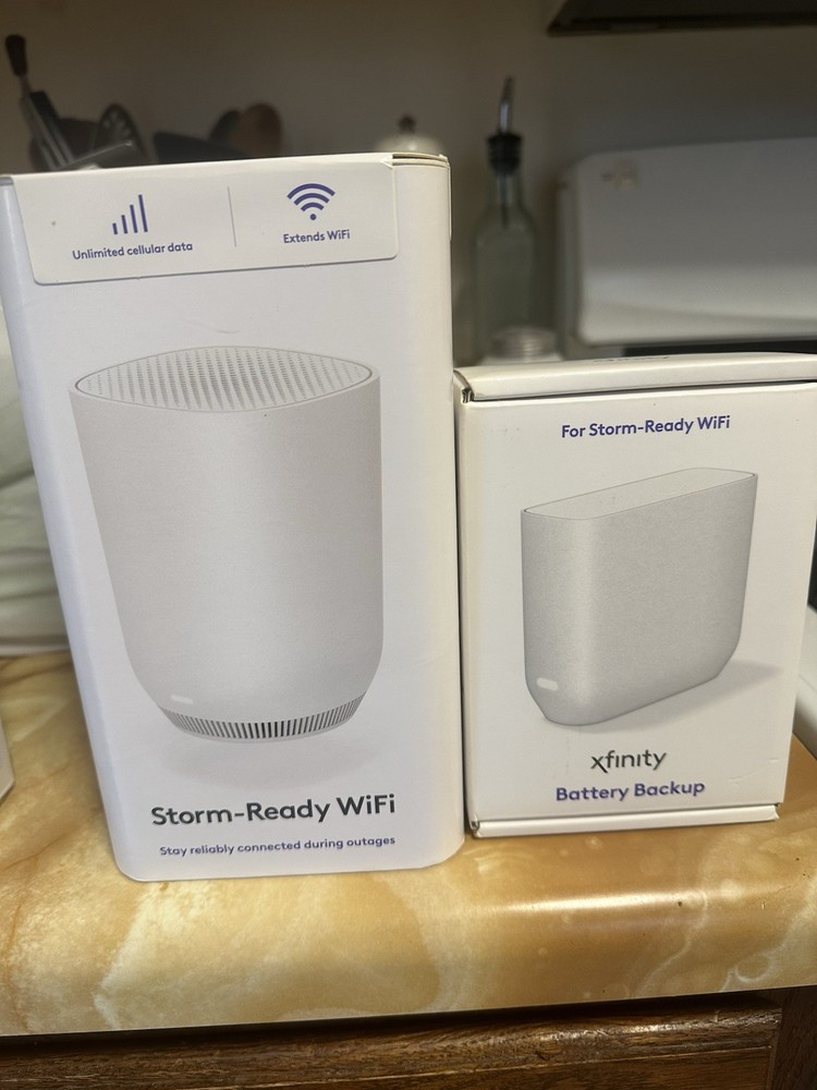 Comcast Xfinity Storm-Ready WiFi Extender Plus Backup Battery NEW SEALED !