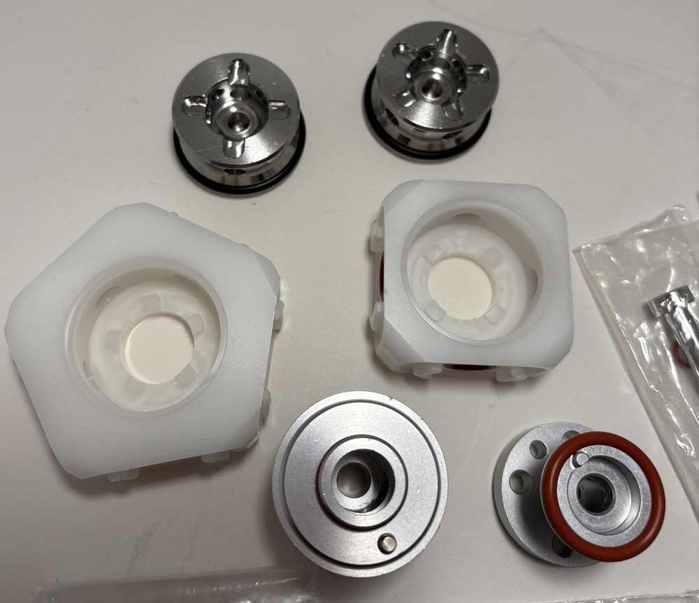 Soft Robotics mGrip Hubs - square & hexagon, adapter & vacuum components
