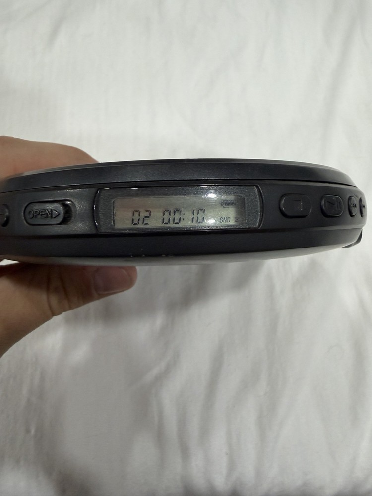 Sony Walkman CD Player D-EJ017CK Portable