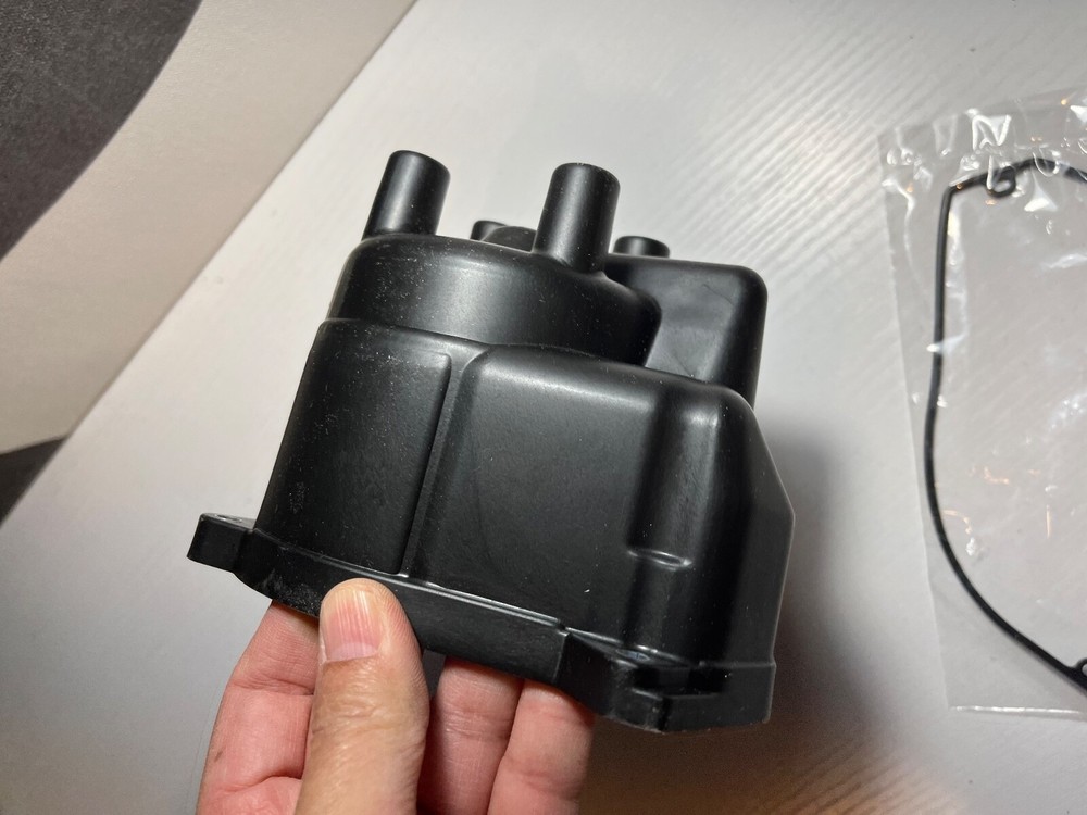 Napa Echlin EP556 Distributor Cap, Black