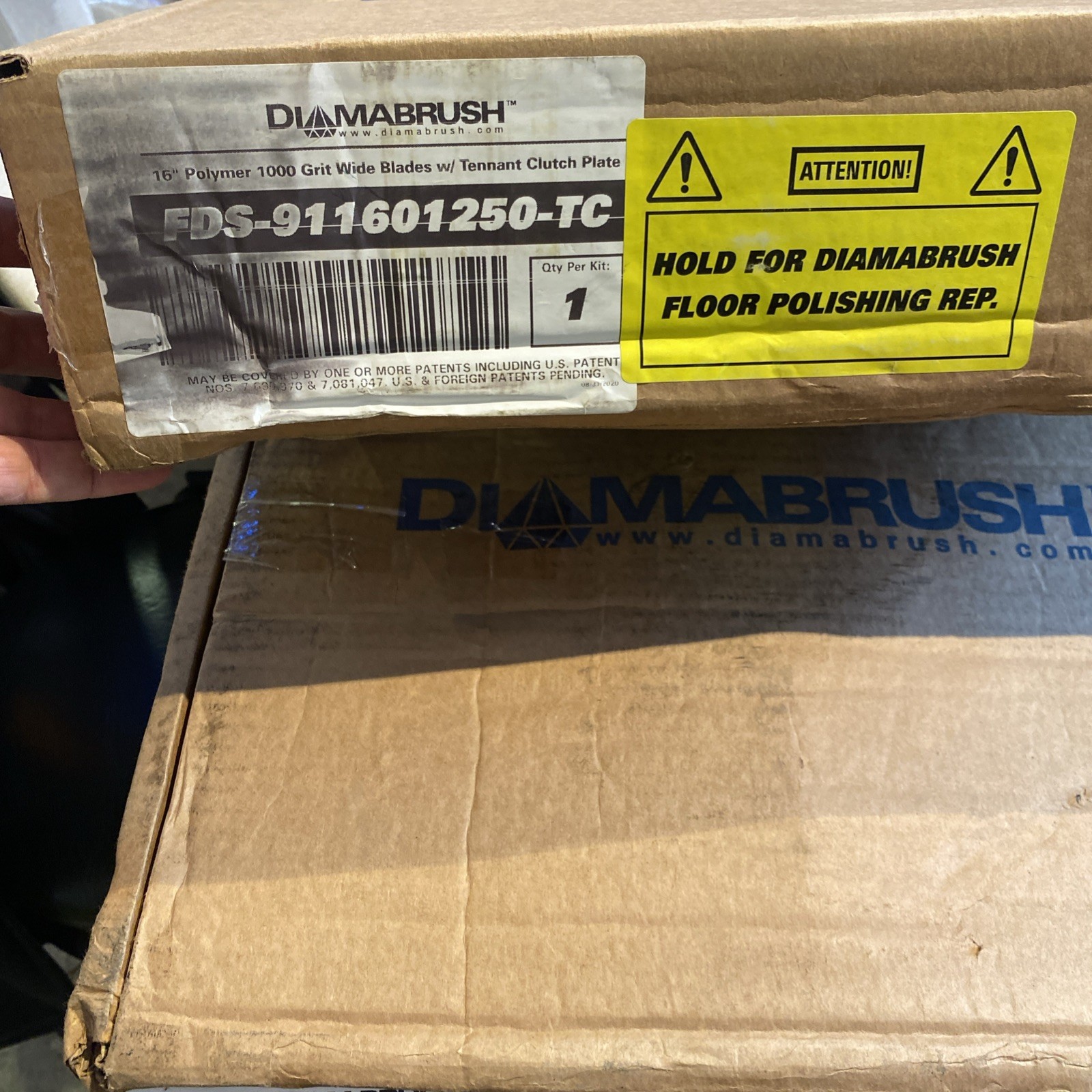 DIAMABRUSH 16" Polymer Tool 1000 Grit Red Blades with Tennant Drive Clutch Plate