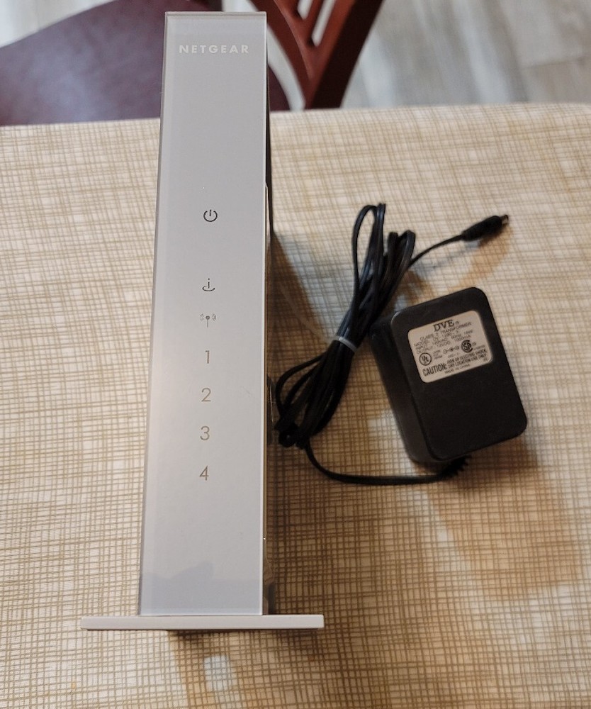 Netgear Rangemax Wireless Router WNR834B V2 Computer Networking w power cable