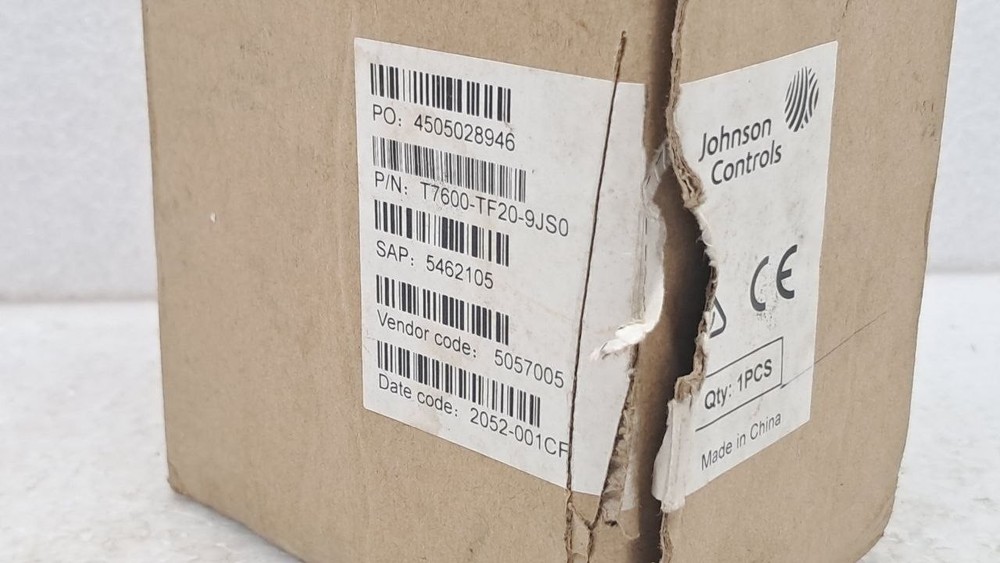 Johnson Controls T7600-TF20-9JS0 Temperature Controller
