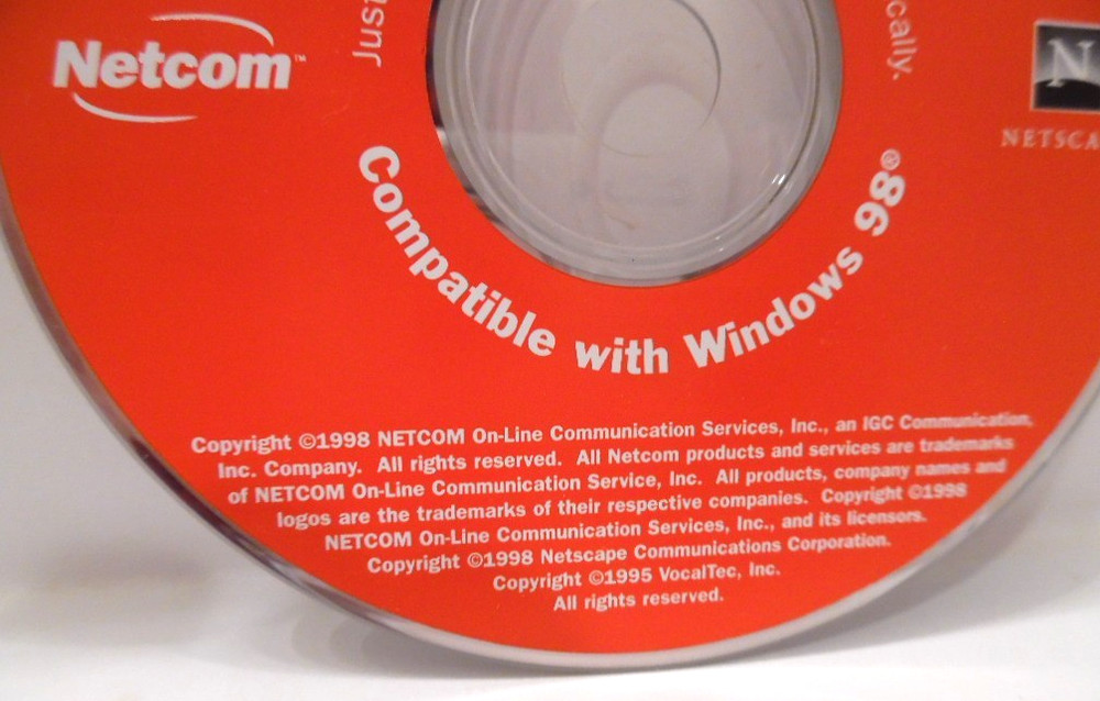 7 Vintage Internet Service Software CDs - SWBell, Netcomplete, Internet Explorer