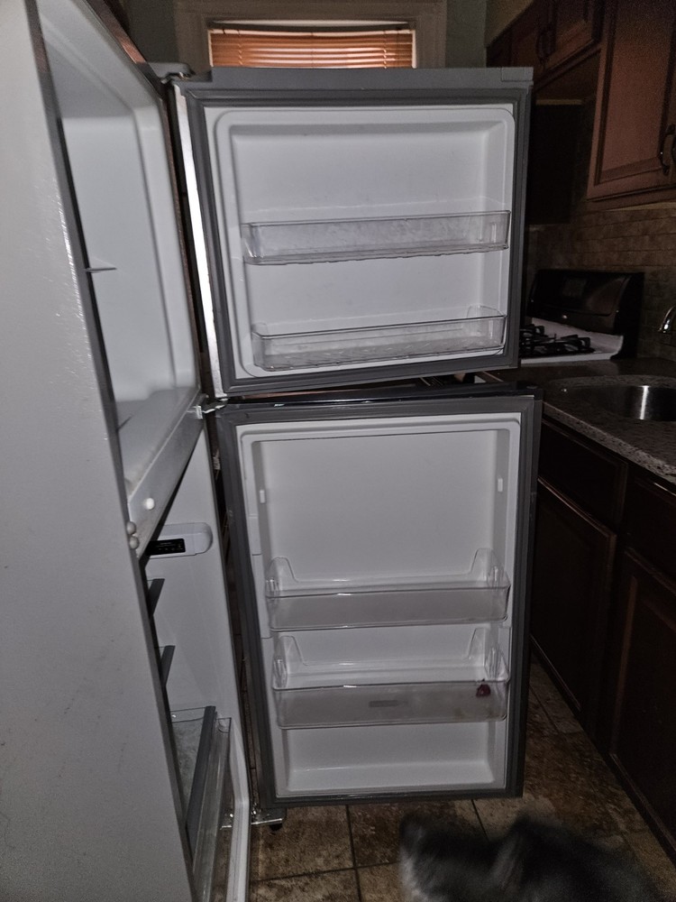 Whirlpool Refrigerator PICKUP ONLY
