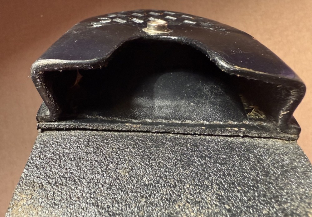 DutyMan 8121 Leather Handcuff Pouch