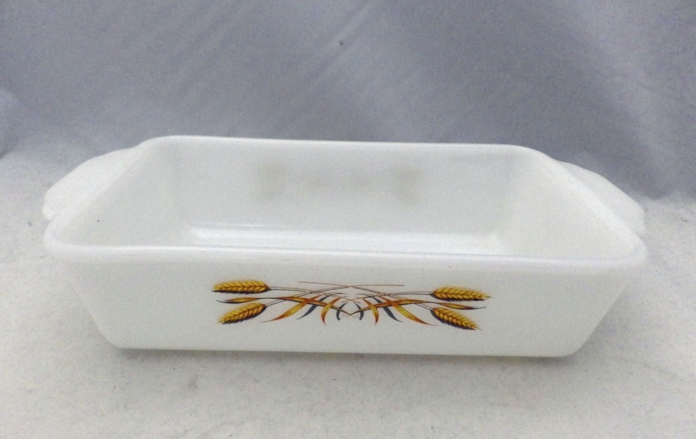 Fire-King Wheat pattern - 1.0 Qt., rectangular Loaf Pan - #409 -1966 - EUC