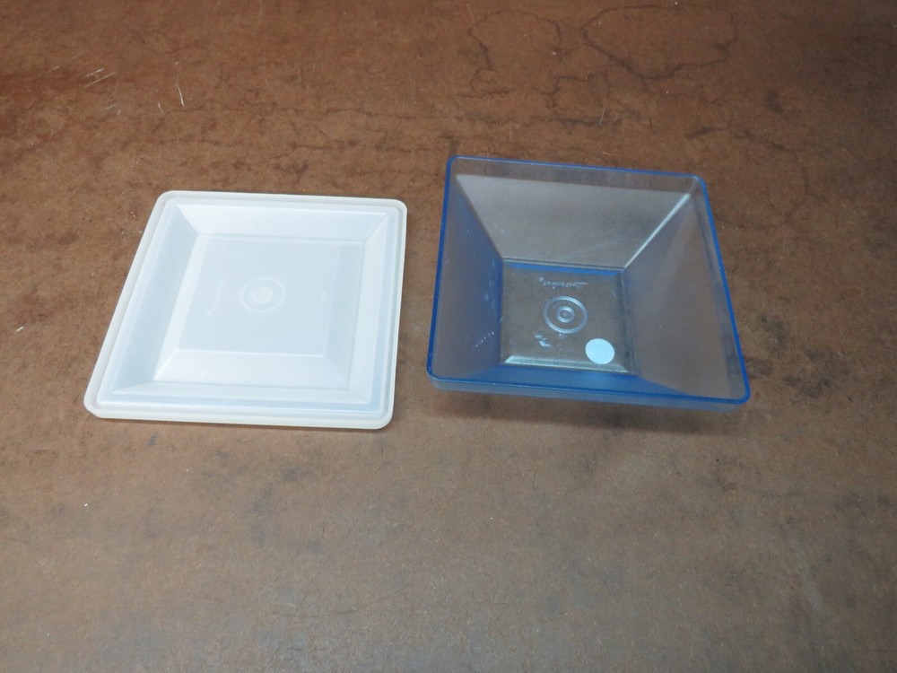 Vintage TUPPERWARE 1388 get together blue square bowl container white Lid