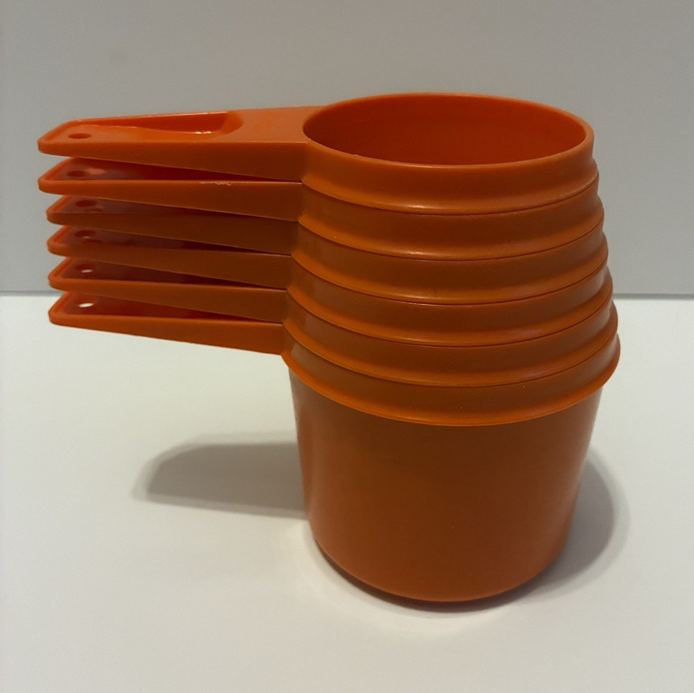 Tupperware Orange Plastic 6-Piece Nesting Measuring Cup Set