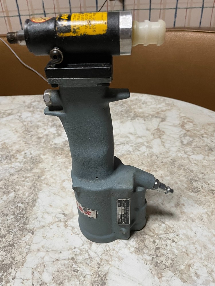 G 701A Cherry max riveter