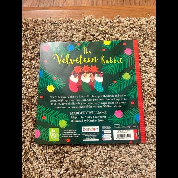 Scholastic Christmas Theme Books 4 (NWT)