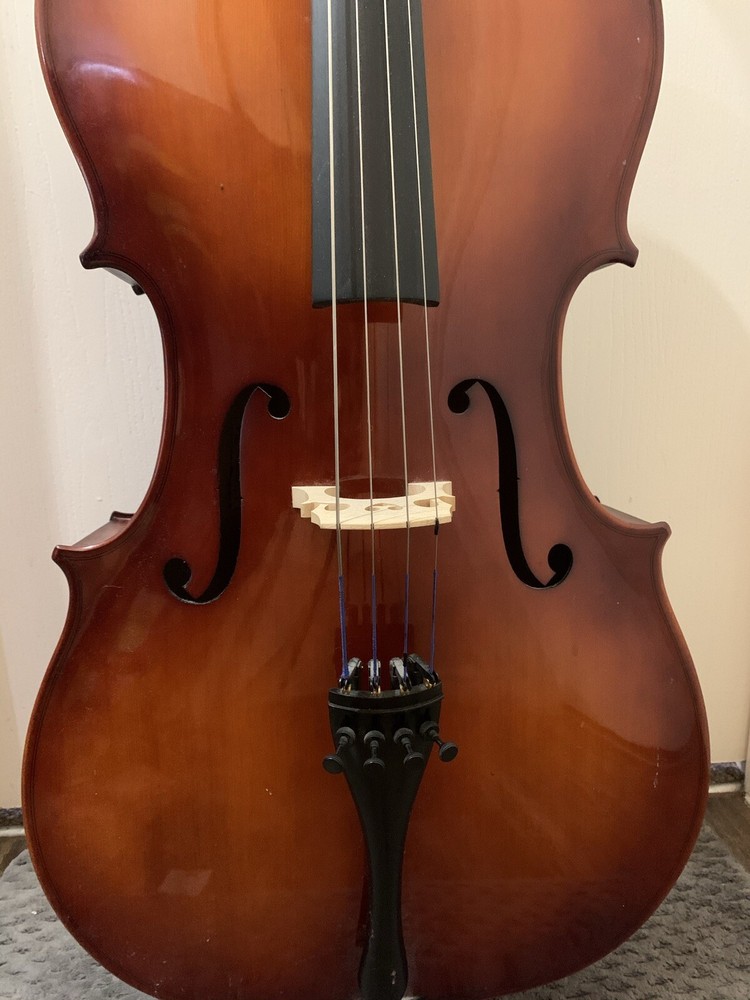 4/4 size cello used