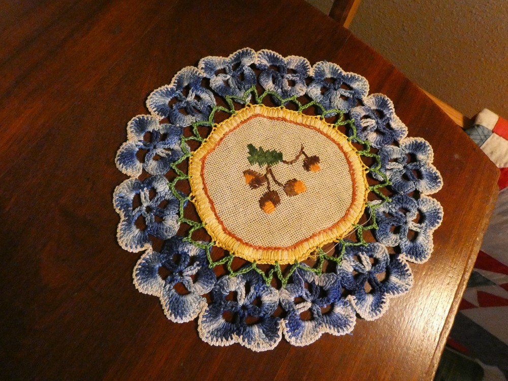Acorn Handmade Crochet Table Runner Vintage