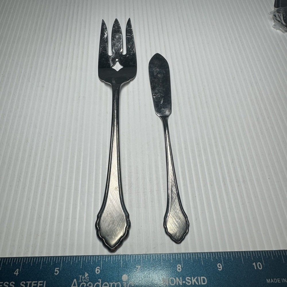 Oneida Serving Fork And Spreader Knife Set Of 2pcs