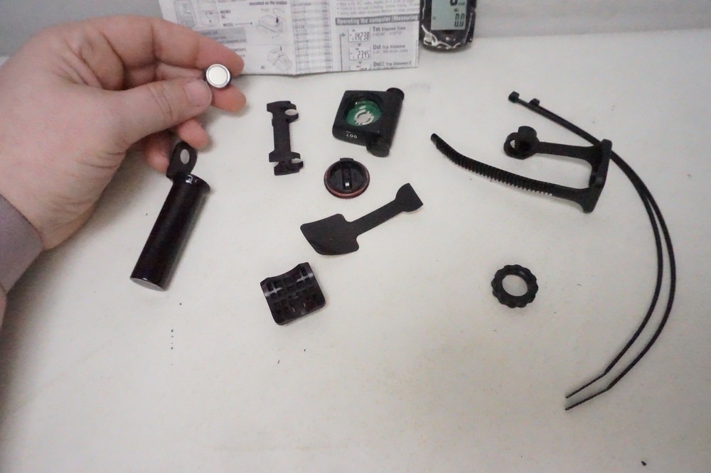 Classic Cateye Strada Wireless Cyclocomputer CC-RD300W