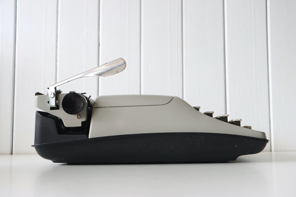 Remington Sperry Rand Portable Typewriter - Excellent Working Condition!