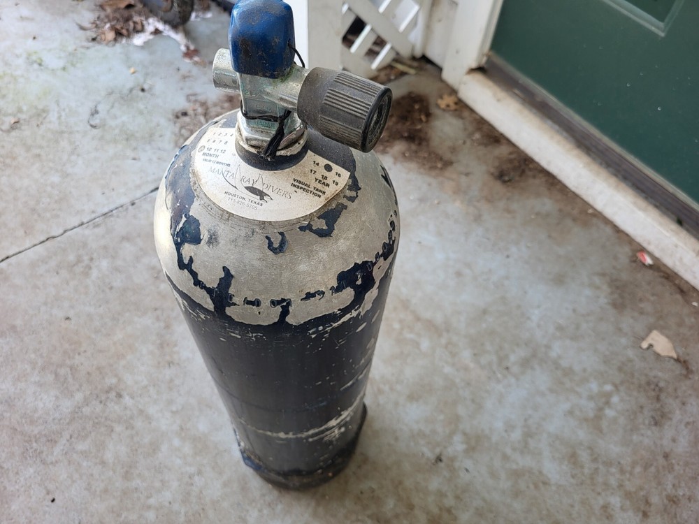 Scuba Tank with Boot and Valve