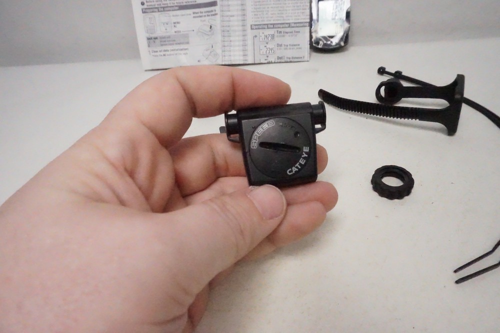 Classic Cateye Strada Wireless Cyclocomputer CC-RD300W