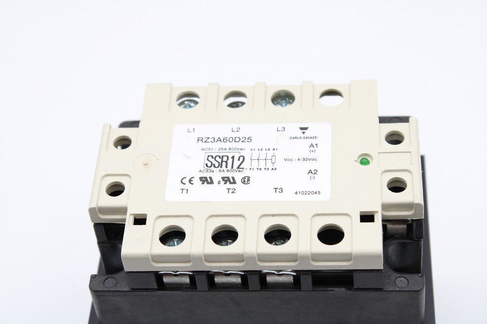 Carlo Gavazzi RZ3A60D25 solid state relay