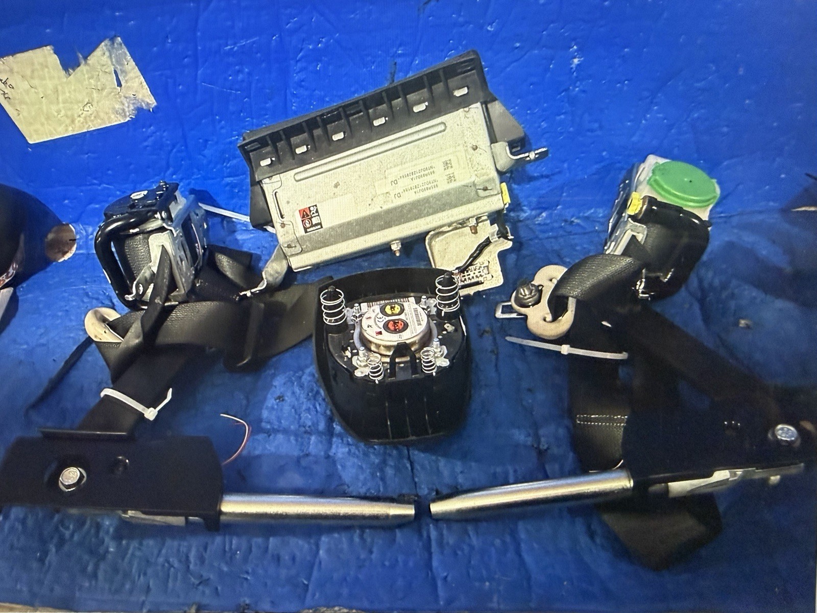 2019-2020-2021-22-23-NISSAN MAXIMA Driver Wheel & Driver Knee Airbag & Seatbelts