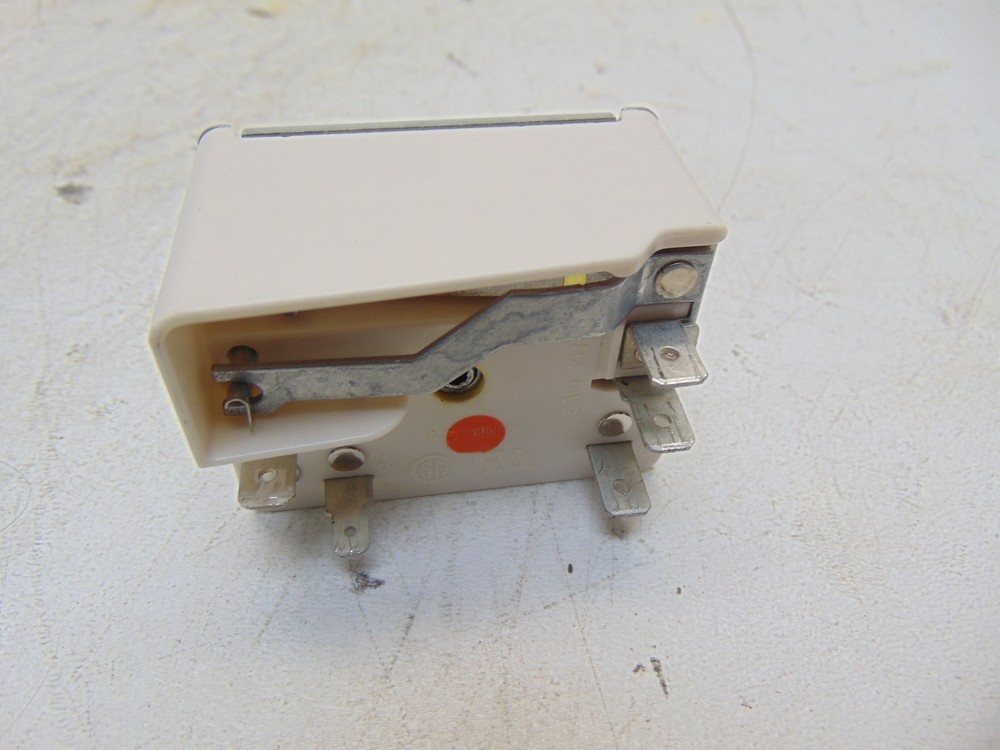 GE Electric Range JB256DM4WW Surface Element Control Switch 2500W WB24T10025