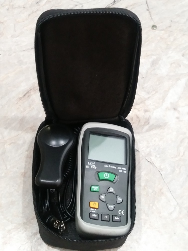 CEM DT-1309 / Auto Ranging Light Meter With usb & Case