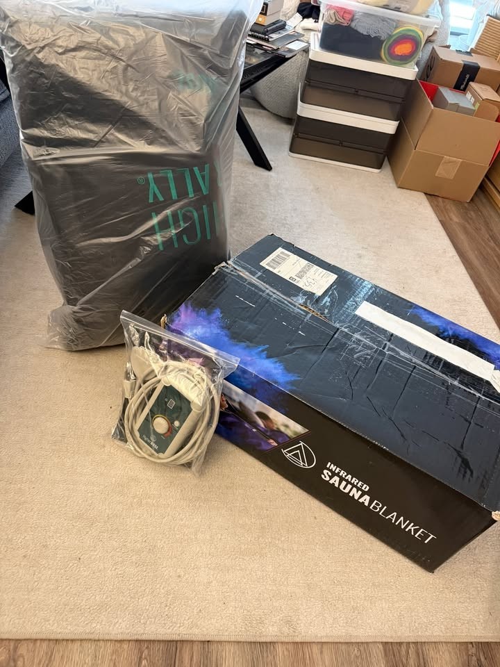 HigherDOSE Infrared Sauna Blanket V3, Complete with Controller & Manual