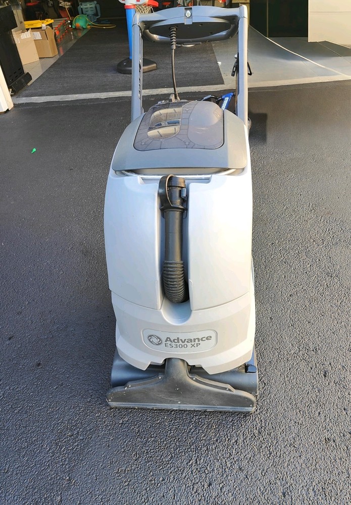 Comercial Carpet Cleaner - Advanced ES300 XP