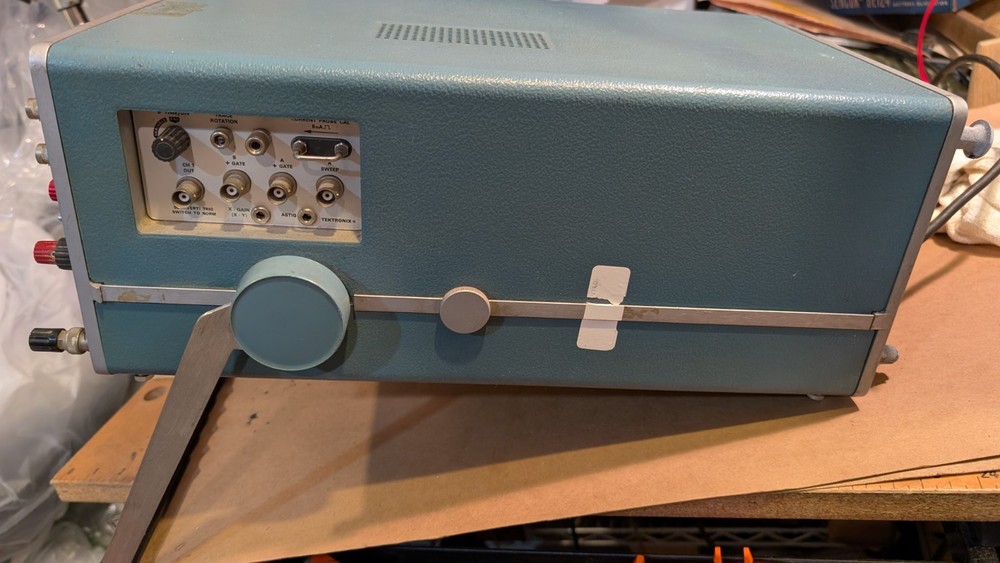 Tektronix Type 454 Oscilloscope powers up, working