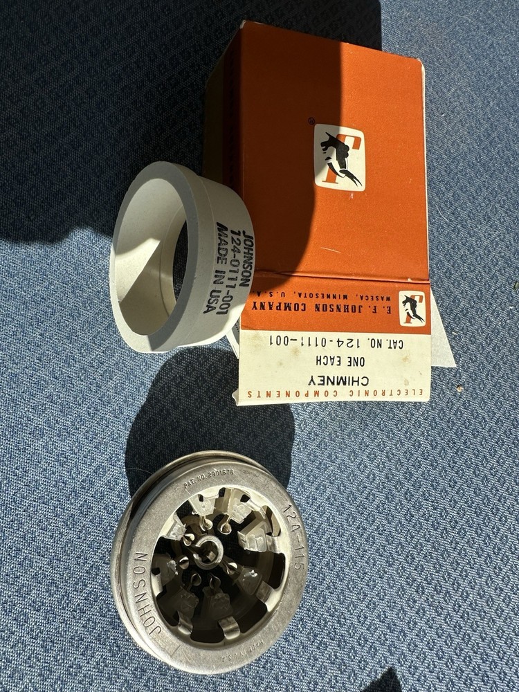 NOS 4CX250 Socket And Chimney