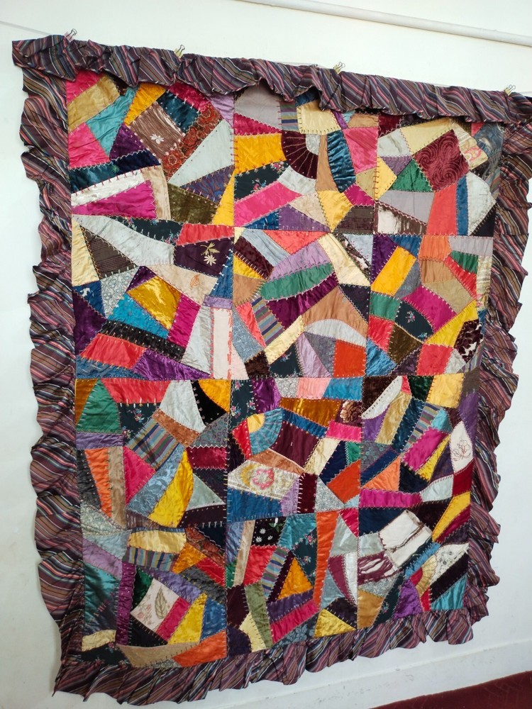 vintage fabulous crazy needlework quilt patchwork hand Quilted item898