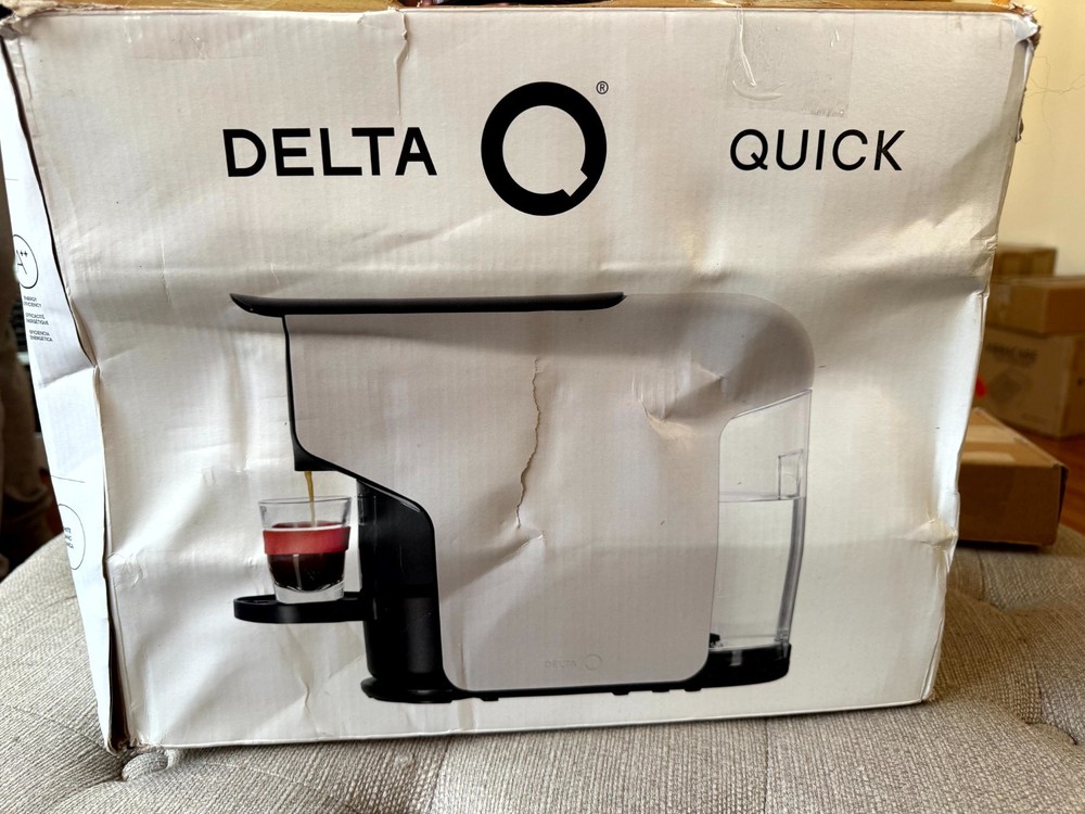 Delta Q Quick Capsule Espresso Machine — White, Programmable, 0.8L