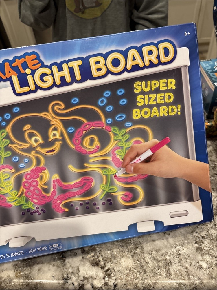 Crayola 74-7245 Ultimate Light Board