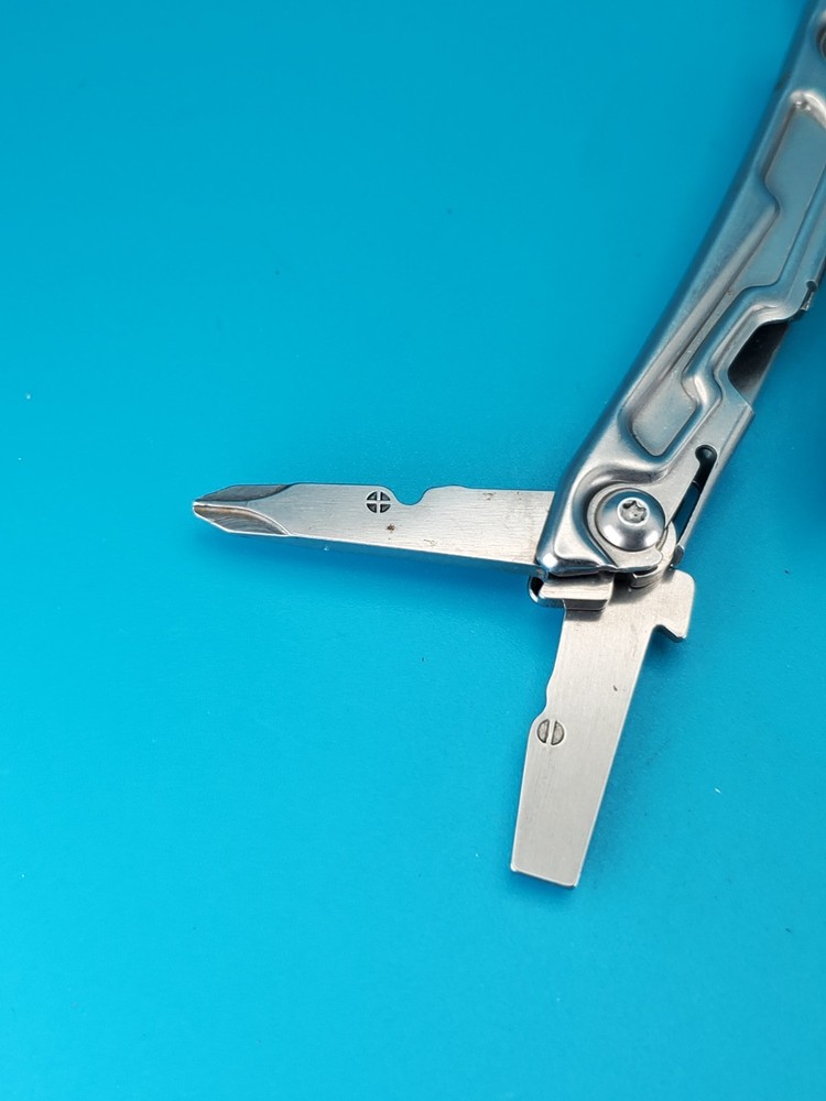 Leatherman Rev 3.8" Multi-Tool, Stainless!