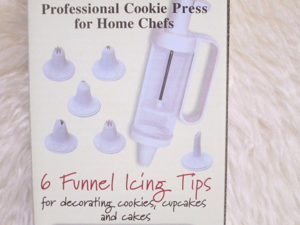 New with Box - Cookie Press 31 pcs set ( Easy - to - use )