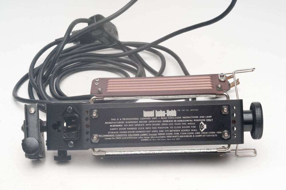 Lowel Tota light N8950