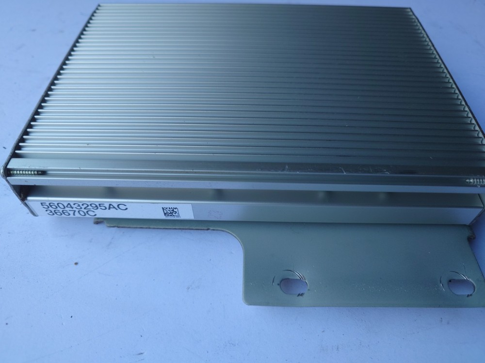 CHRYSLER OEM AMPLIFIER 56043295AC