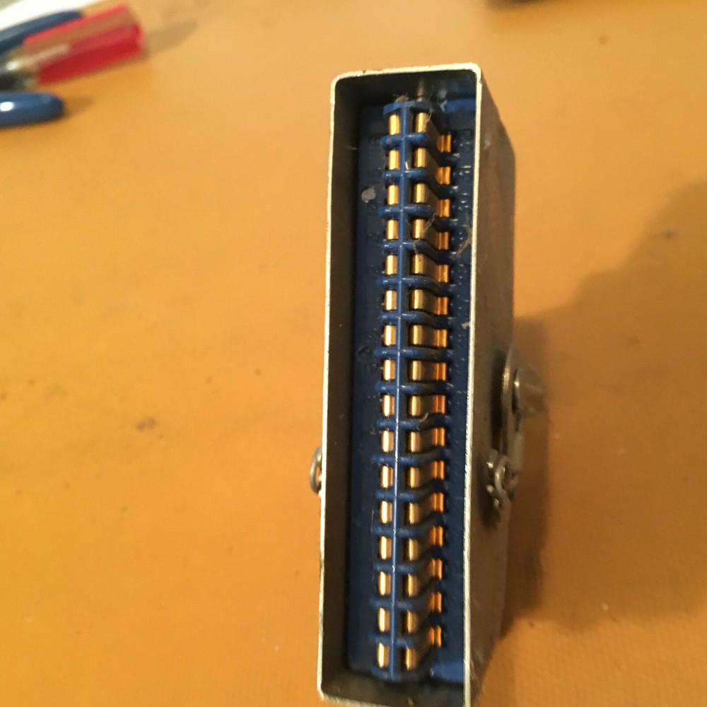 Amphenol 32 pin Connector with Lock
