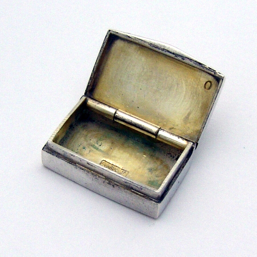 Tiny Rectangular Box 835 Silver