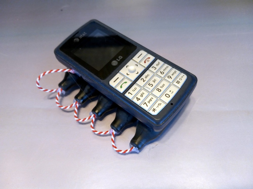 ***FAKE***CELLPHONE BOMB