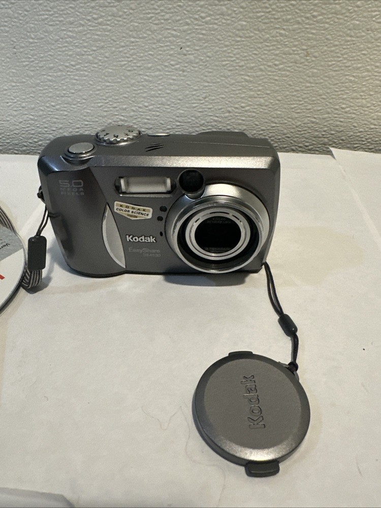 Kodak EasyShare DX4530 (5.0 Mega Pixels) Digital Camera Silver TESTED (READ)
