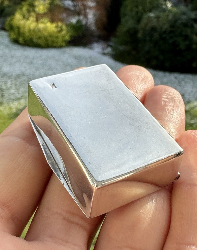 Vintage Solid 900 Silver Floral Design Pill / Snuff Box